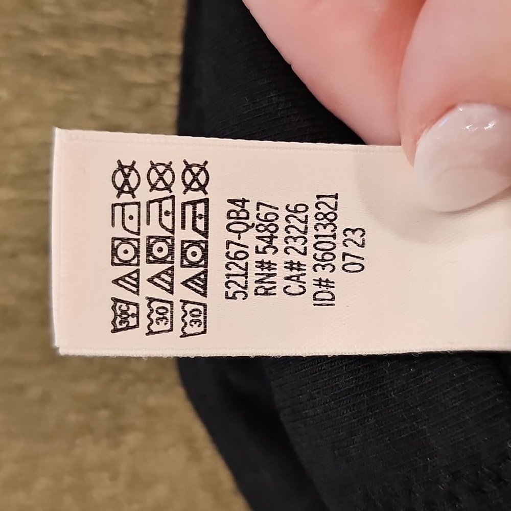 Black Leggings with White Stripe from Victoria's Secret - Picture 7 of 10